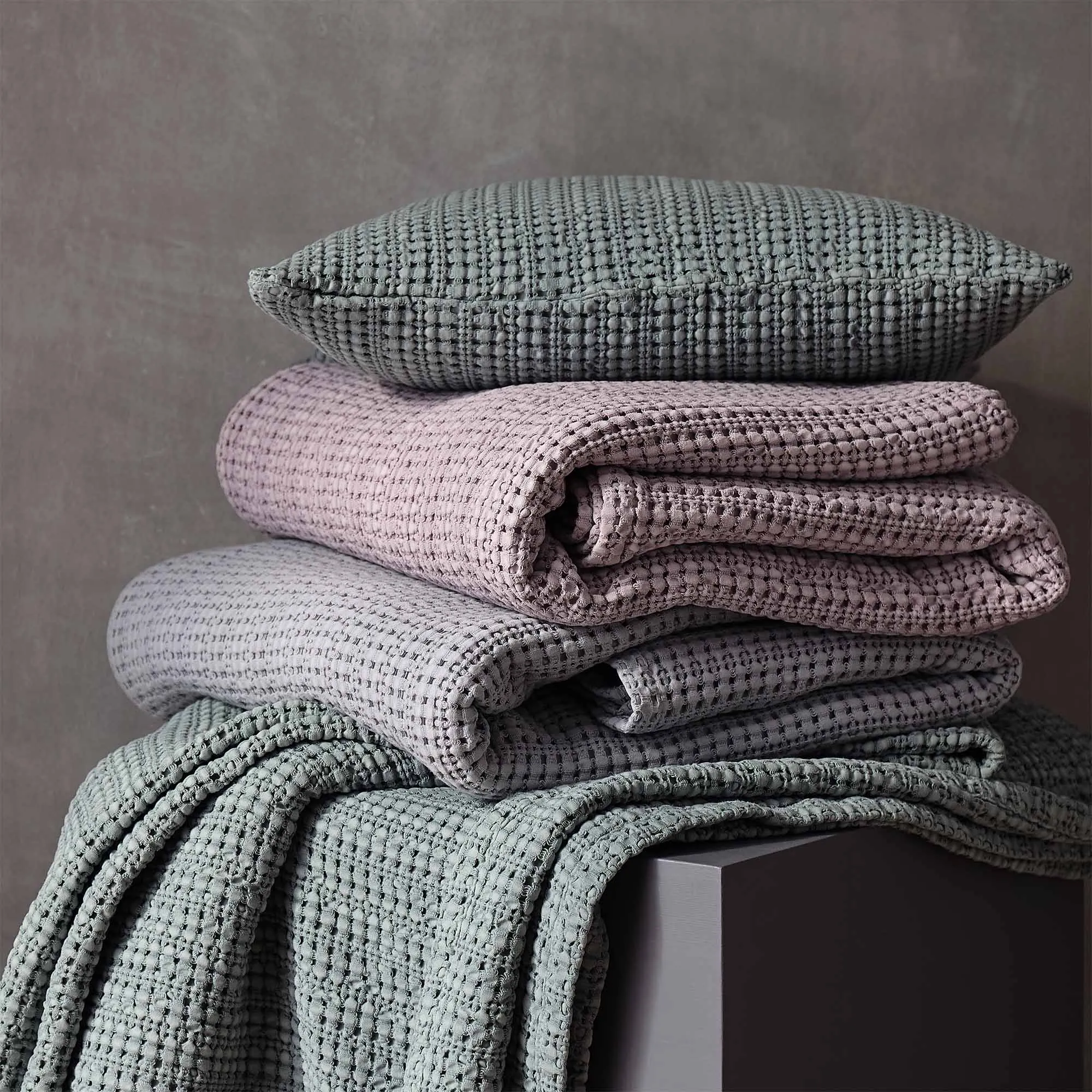 Anadia Cotton Bedspread [Light mauve]