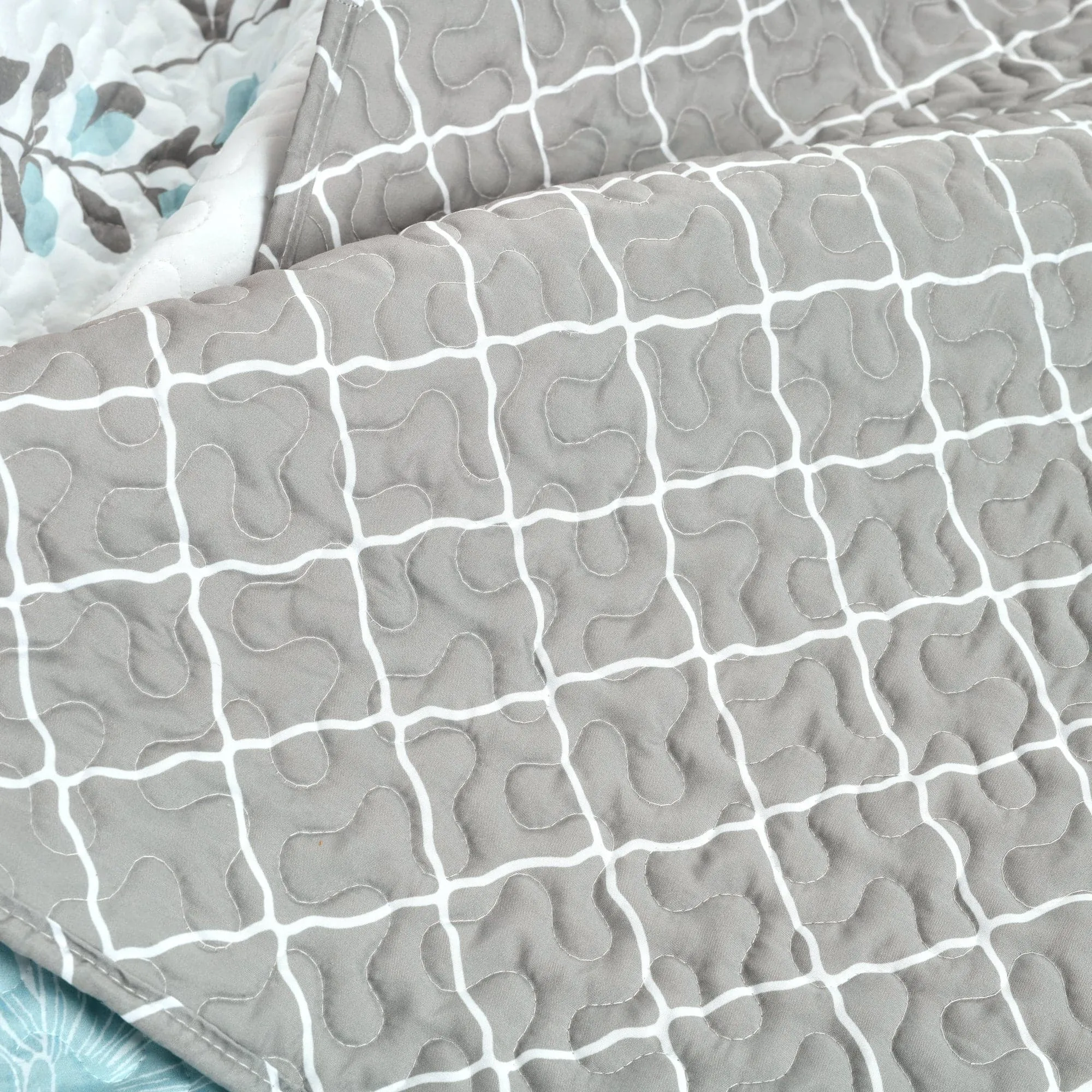 Aprile 3 Piece Quilt Set