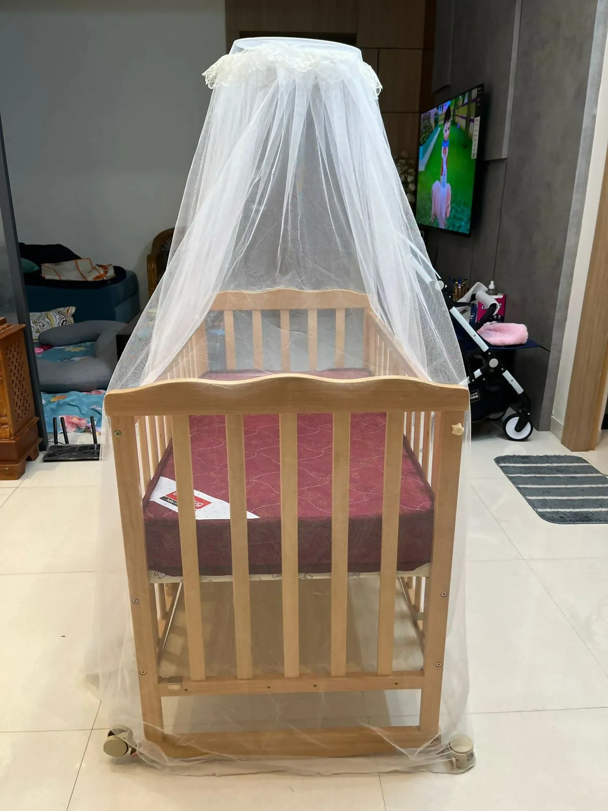 BABYHUG  MONTANA Wooden Crib Cum Rocker With Mosquito Net And BABYHUG Matress Dimensions:L 107*W 60 *H 85 CM