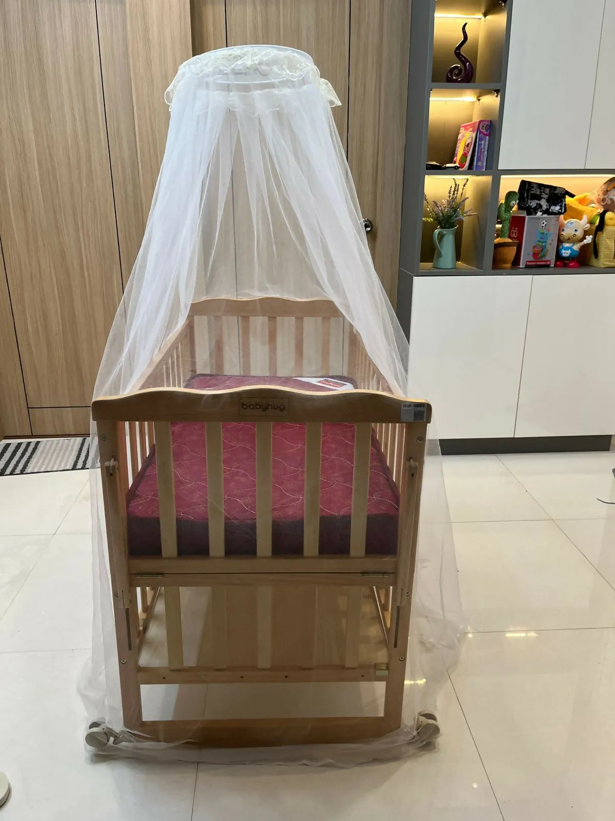 BABYHUG  MONTANA Wooden Crib Cum Rocker With Mosquito Net And BABYHUG Matress Dimensions:L 107*W 60 *H 85 CM