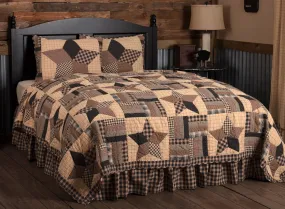 Bingham Star California King Quilt Set; 1 Quilt and 2 Shams