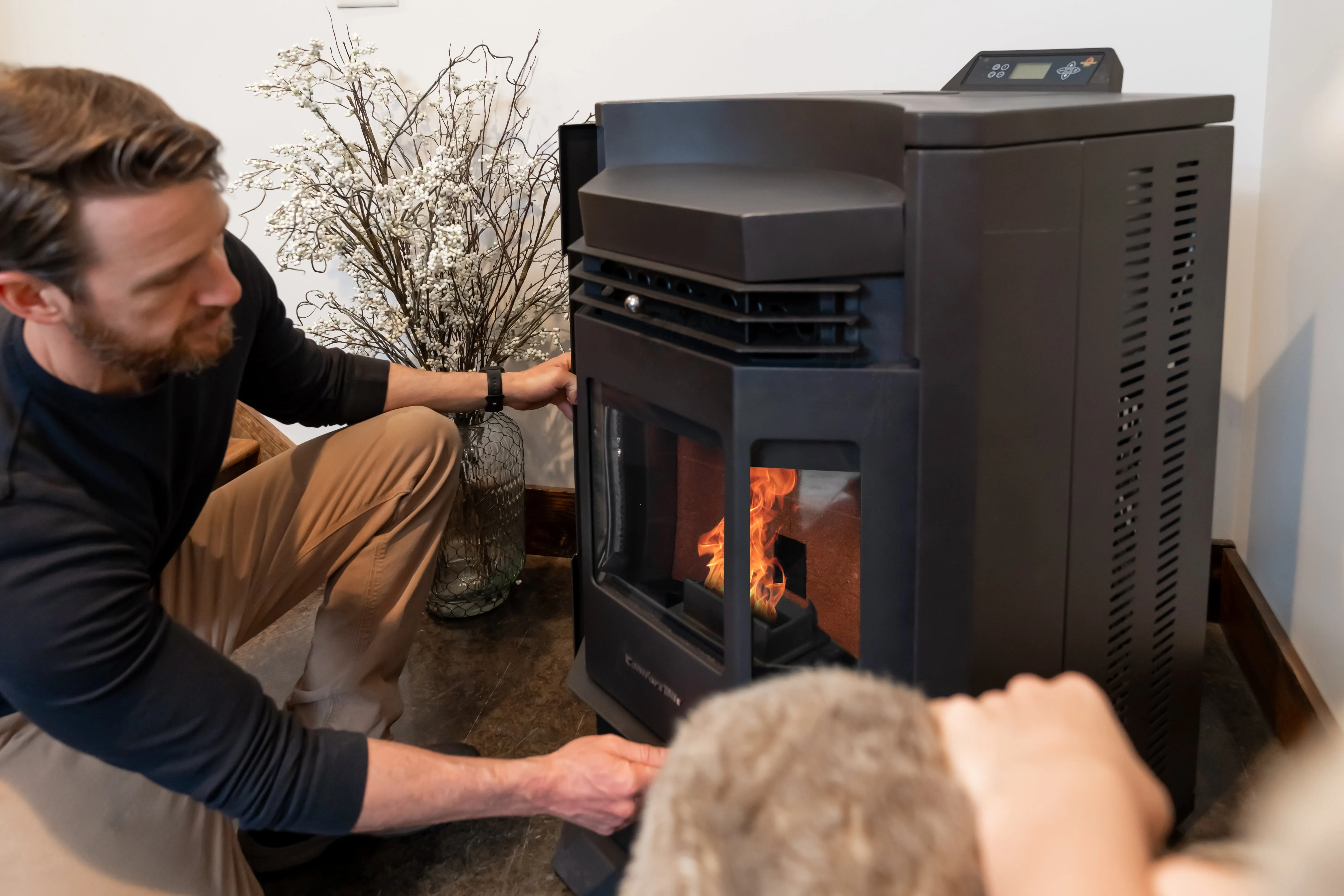 ComfortBilt HP22-N Pellet Stove Black