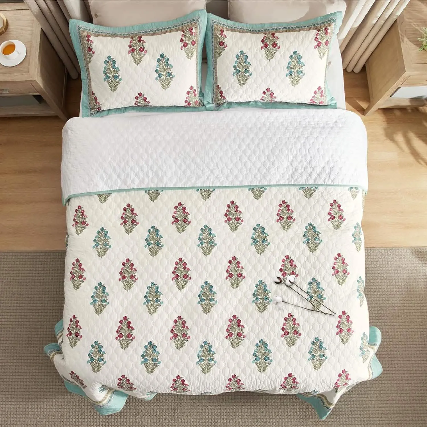 Cotton Patterned  White Quilt Set