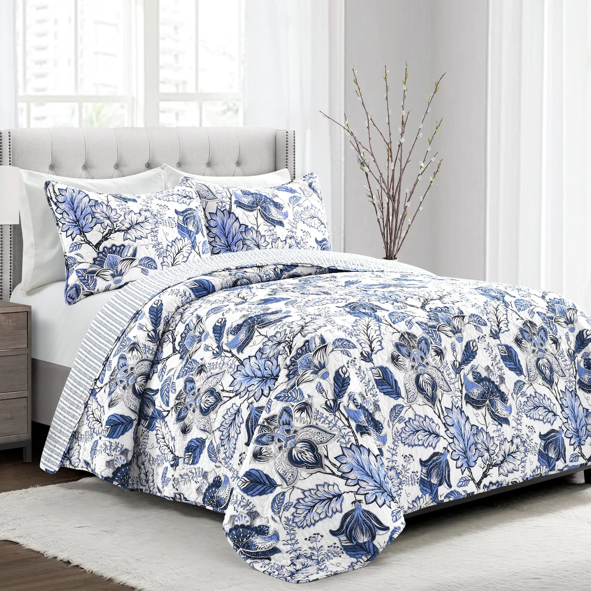 Cynthia Jacobean 3 Piece Quilt Set