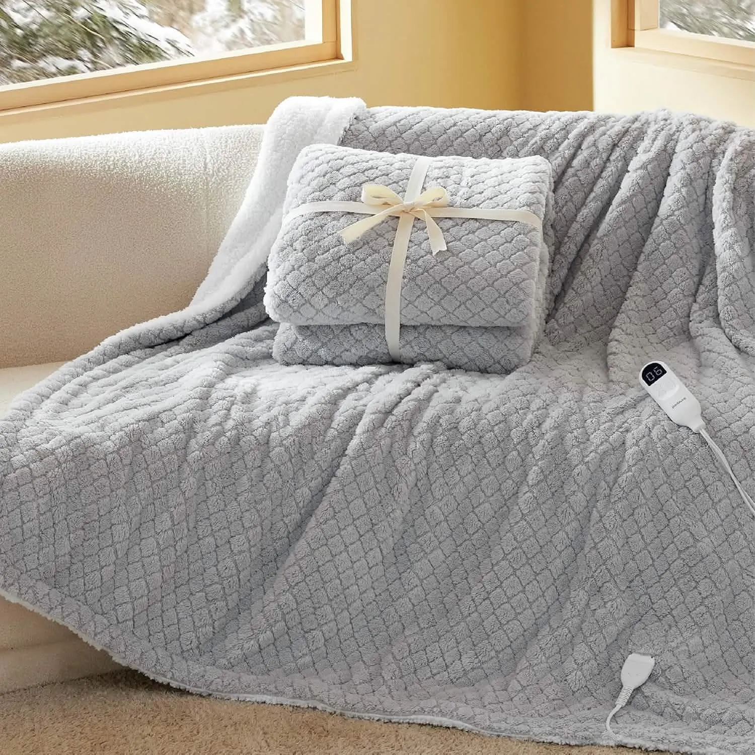 Diamond-Patterned Shaggy Sherpa Heated Blanket