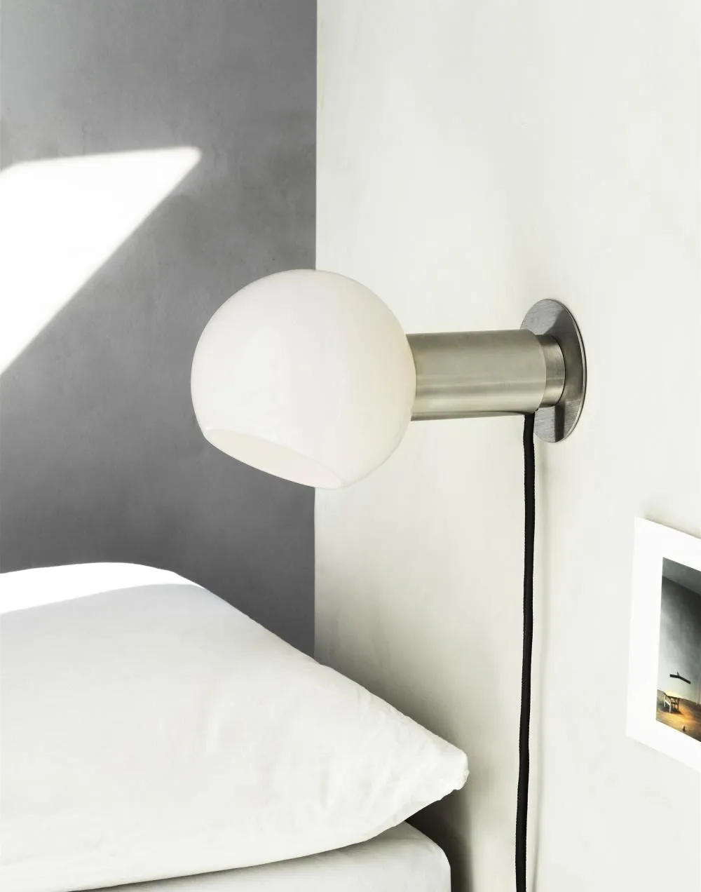 Donya wall light