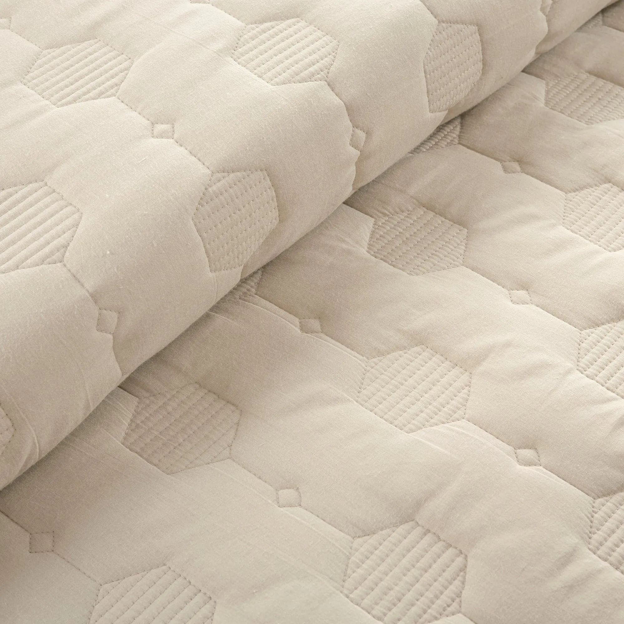 Hexagon Honeycomb Textured Cotton Quilt 3 Piece Set