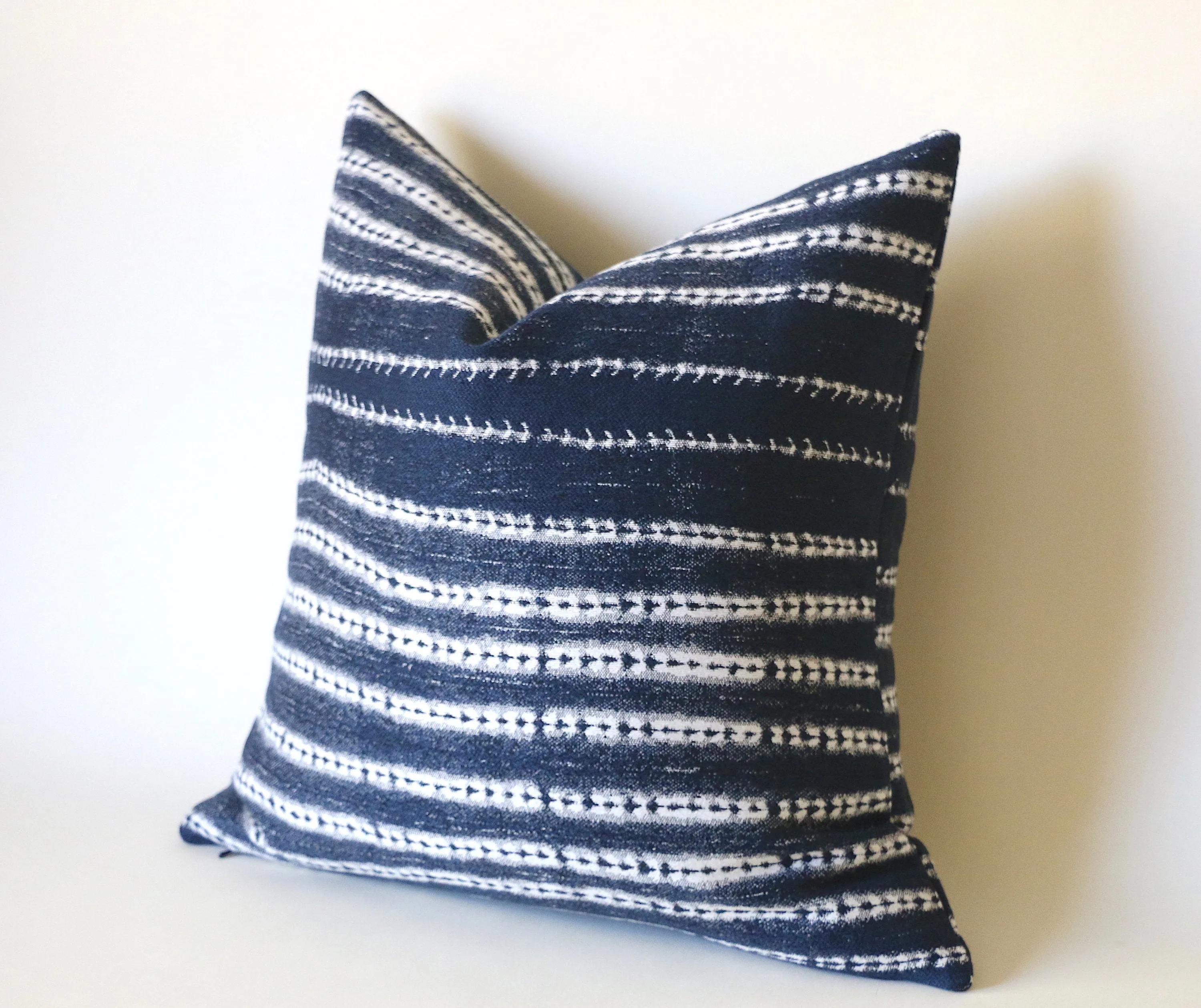 Indigo Mudcloth Pillow Cover / Southwestern pillow / 22x22 or 9 other sizes Tribal Pillow / Boho Throw Pillow / Pillow: Performance Fabric