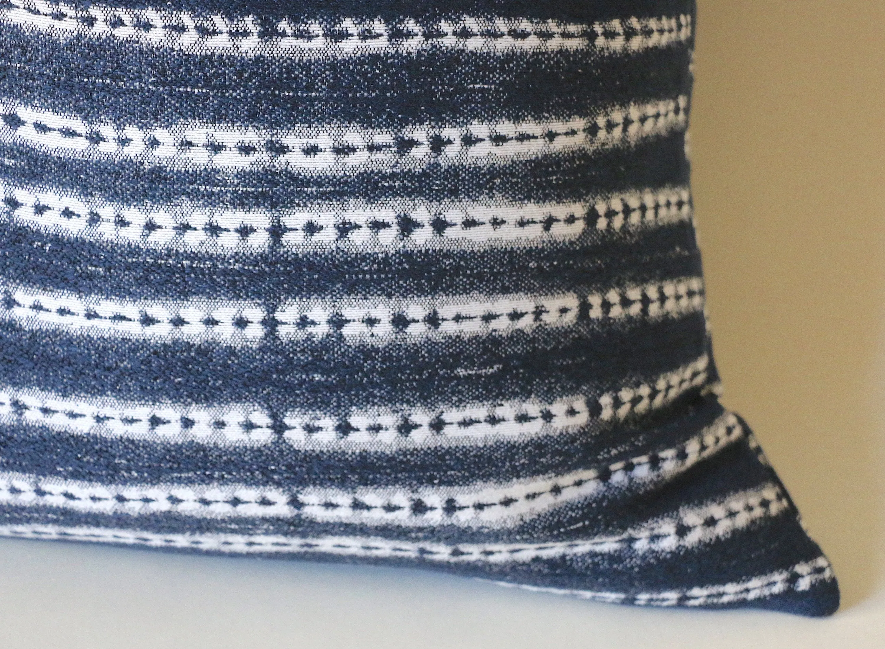 Indigo Mudcloth Pillow Cover / Southwestern pillow / 22x22 or 9 other sizes Tribal Pillow / Boho Throw Pillow / Pillow: Performance Fabric