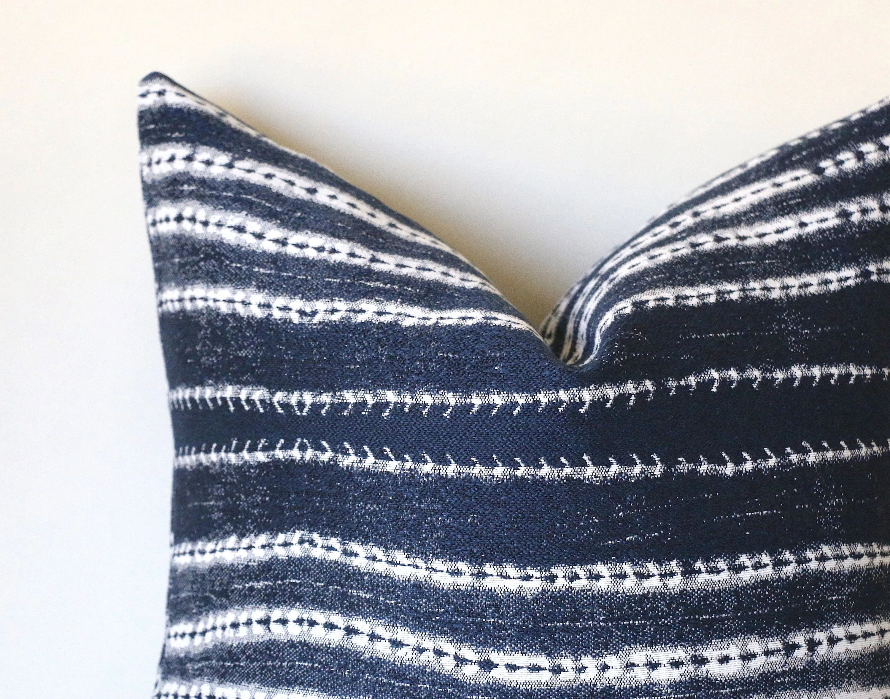 Indigo Mudcloth Pillow Cover / Southwestern pillow / 22x22 or 9 other sizes Tribal Pillow / Boho Throw Pillow / Pillow: Performance Fabric