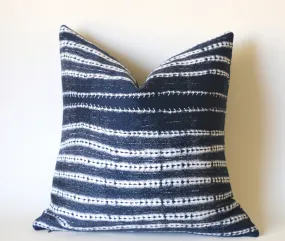 Indigo Mudcloth Pillow Cover / Southwestern pillow / 22x22 or 9 other sizes Tribal Pillow / Boho Throw Pillow / Pillow: Performance Fabric