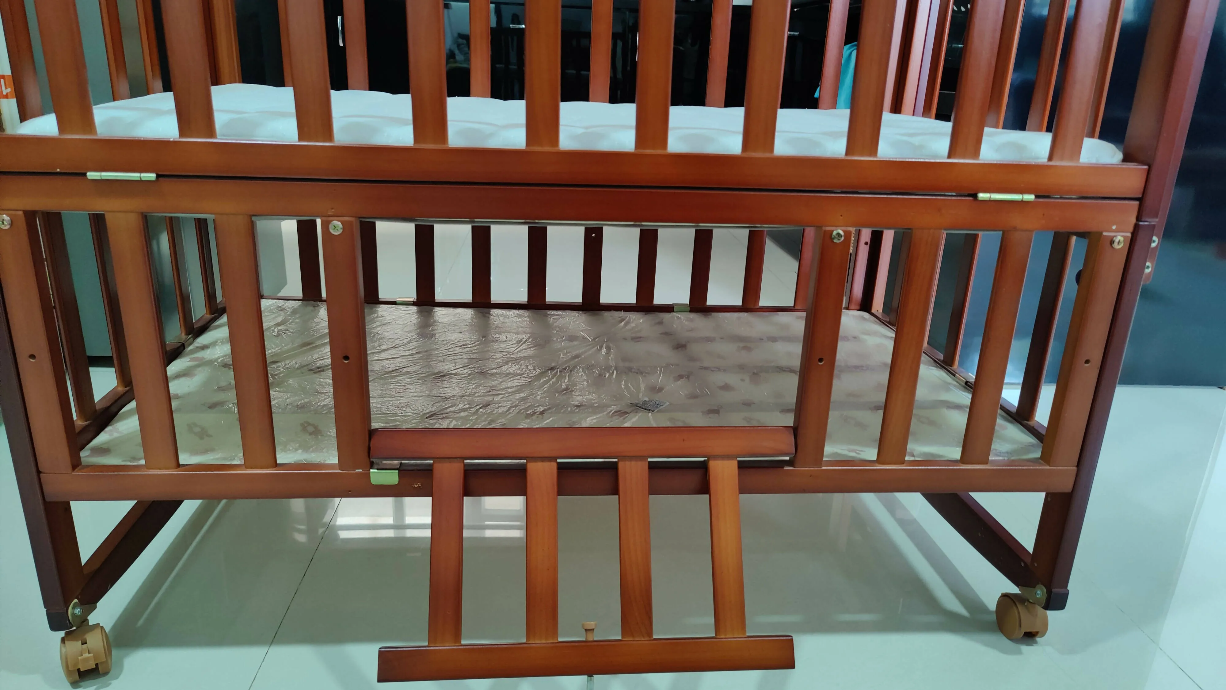 LUVLAP C-50 Wooden Crib/Cot, Dimensions - L92×B62×H157 cm